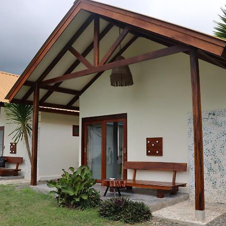 Outside Bungalow Sekongkang Экстерьер фото